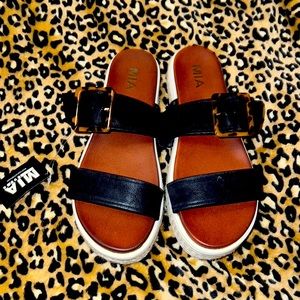 Gorgeous brand new ! Size 9 women